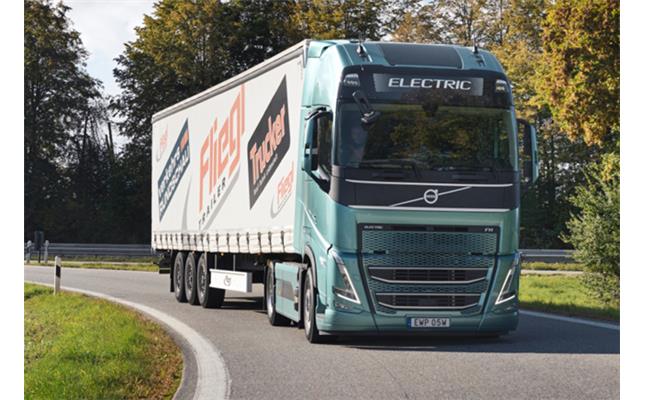 Volvo först i världen att leverera elektriska lastbilar med